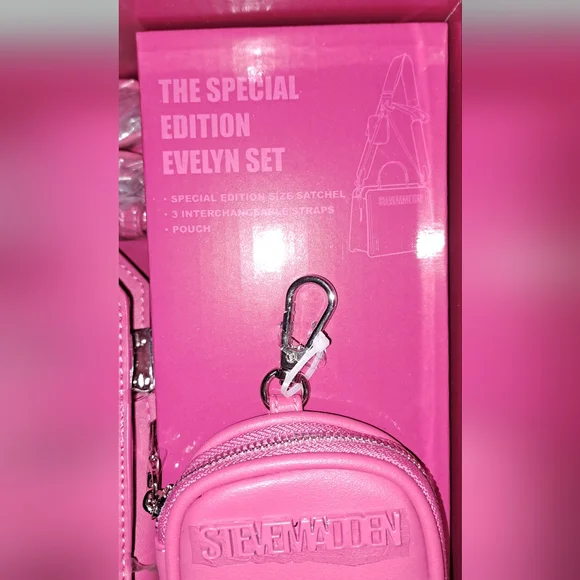 NIB Steve Madden Evelyn gift set with purse/ 3 streaps and airpod case, Pink - Picture 2 of 4